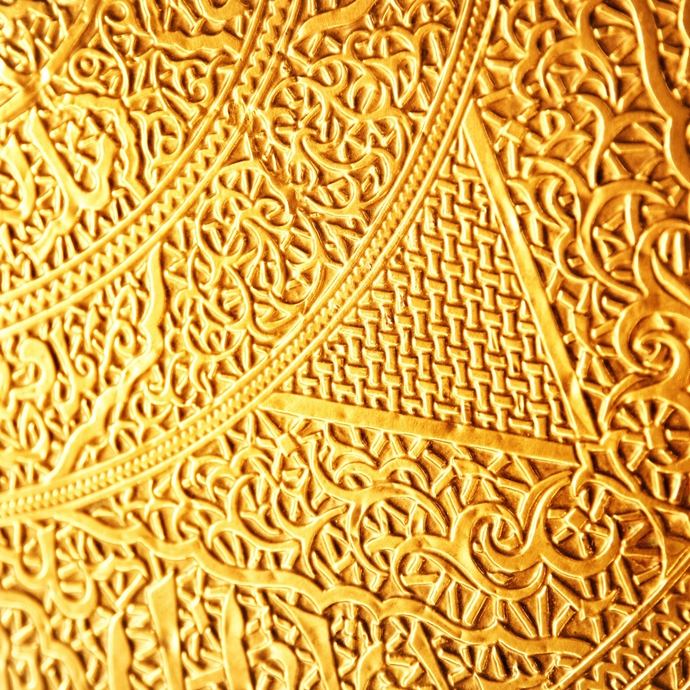 gold_pattern_ligature_runes_weaving_ancient_plexus_72323_2048x2048